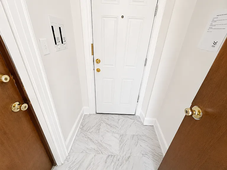 13-15 McKay Ave #2L — Photo 7