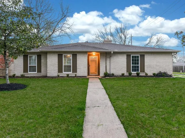 16743 David Glen Dr, Friendswood, TX 77546