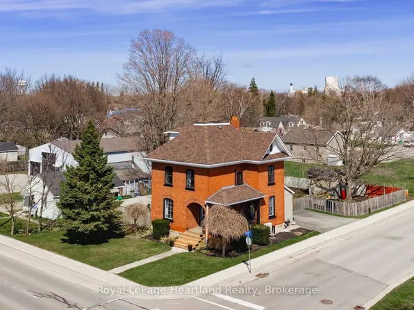 221 Bayfield Rd, Goderich, ON N7A 3G4