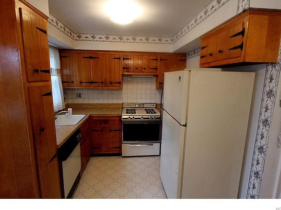2nd image of 31 Bon Aire Cir APT 8207