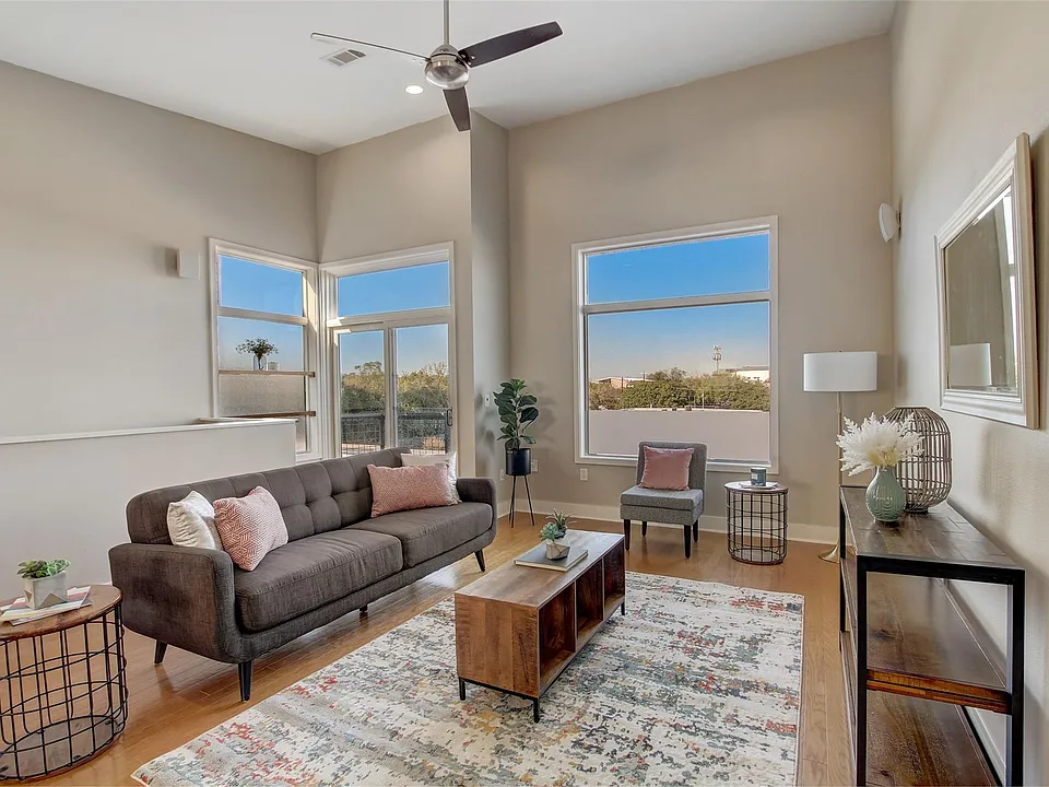 1702 S Lamar Blvd #11
