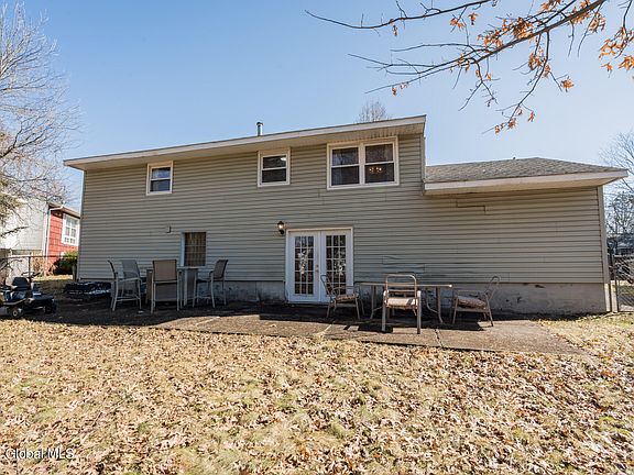 5 W Circular Ct, Saratoga Springs, NY 12866 MLS