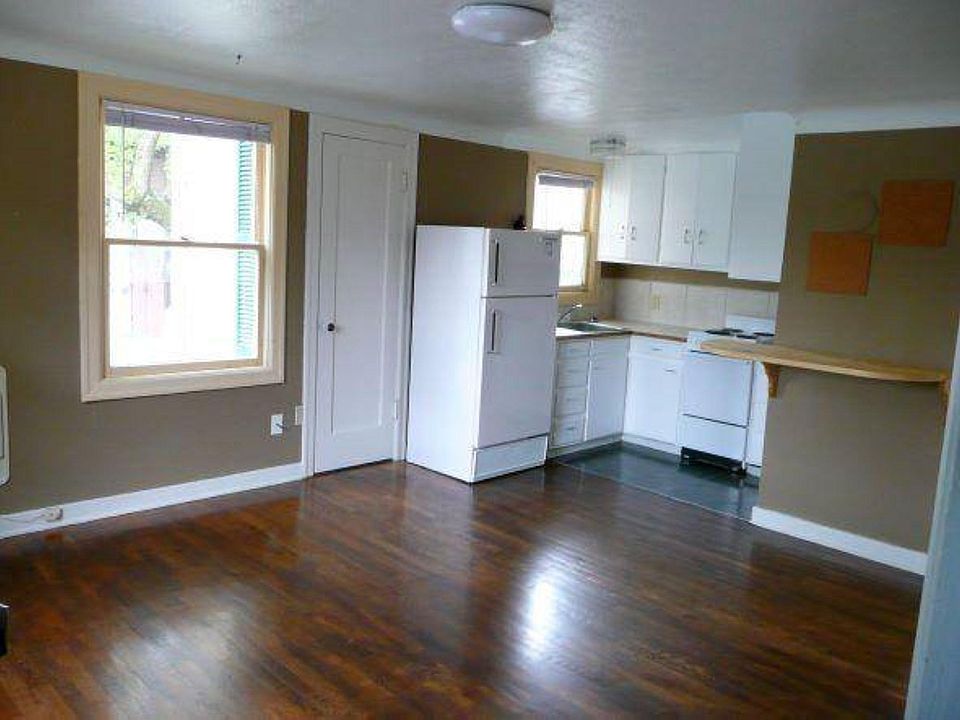 2nd image of 430 W 12th Ave
