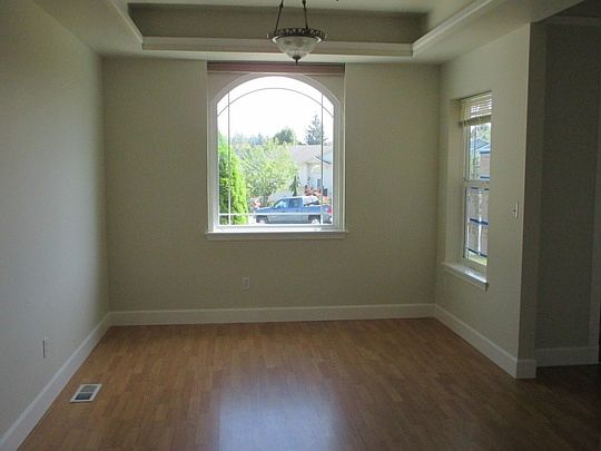 4th image of 8314 80th Dr NE