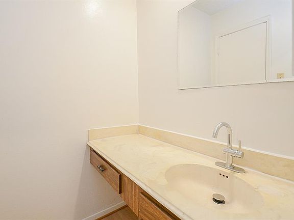 5th image of 10770 Bexley Dr