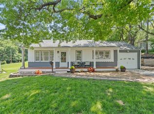 7801 W 55th Ter, Overland Park, KS 66202