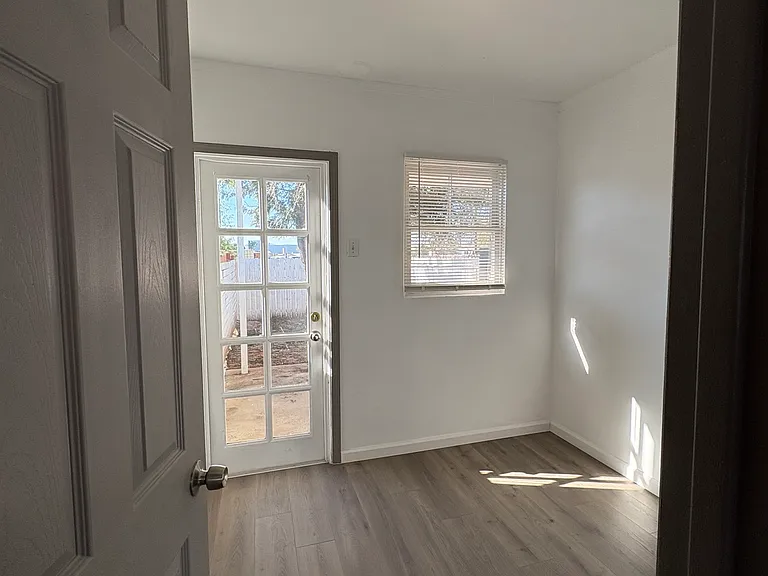 Greenfield Dr — Photo 4