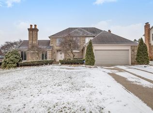 9748 Normandy Dr, Plymouth, MI 48170