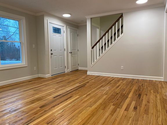 Front entry/stairwell