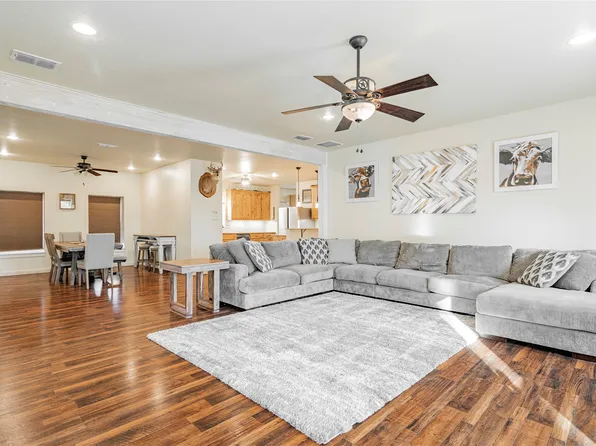 484 County Road 1886, Sunset, TX 76270