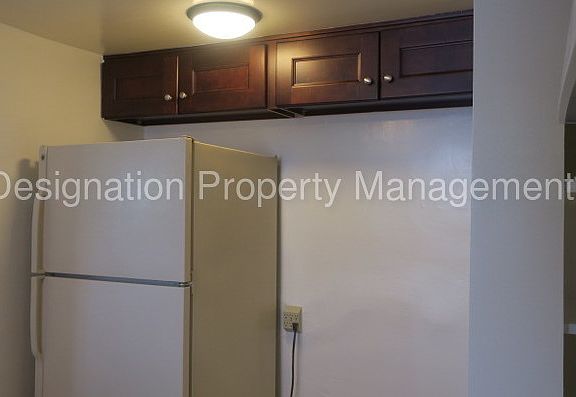 4th image of 5113 1/2 Mount Royal Dr