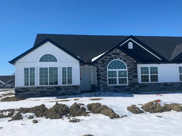 5432 Fountain Dr #120D, Crown Point, IN 46307