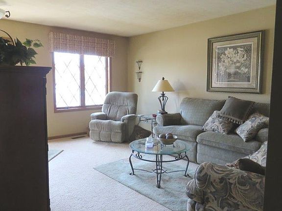 3rd image of 804 N Boulder Dr