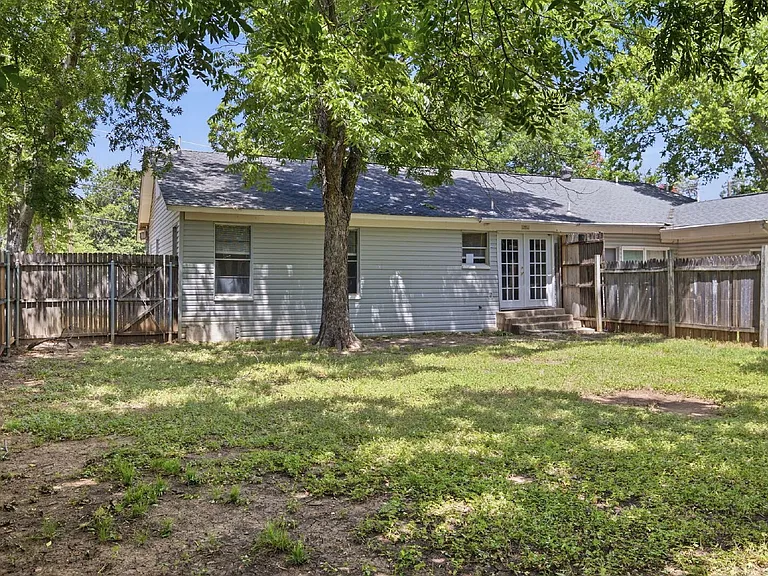 308 N Roe St #B — Photo 20