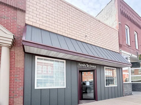 406 W Locust Ave, Plainview, NE 68769