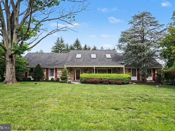 3015 Oak Dr, East Norriton, PA 19401