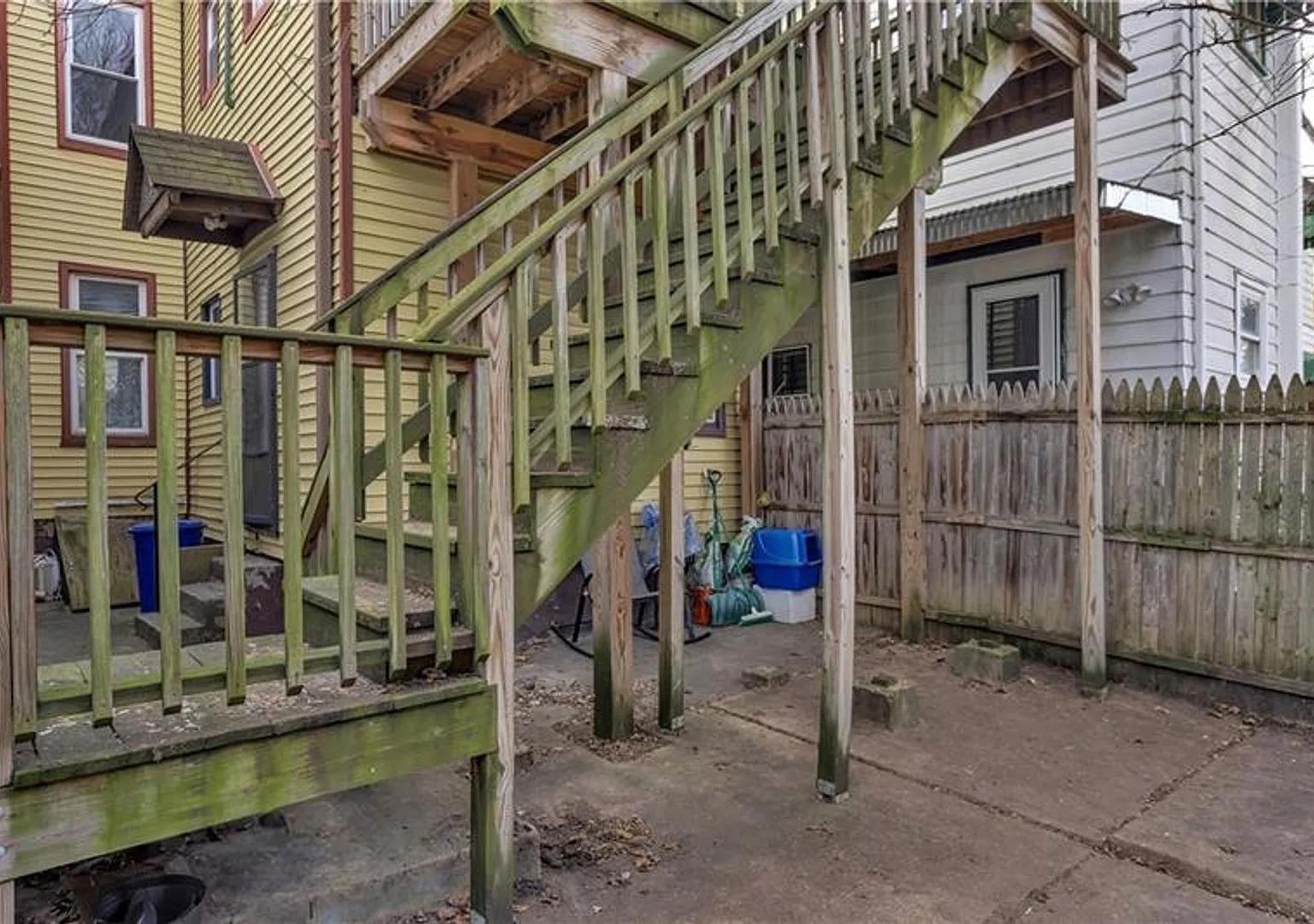 210 Taylor Street (Bloomfield) — Photo 2