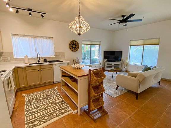 Living room & Kitchen