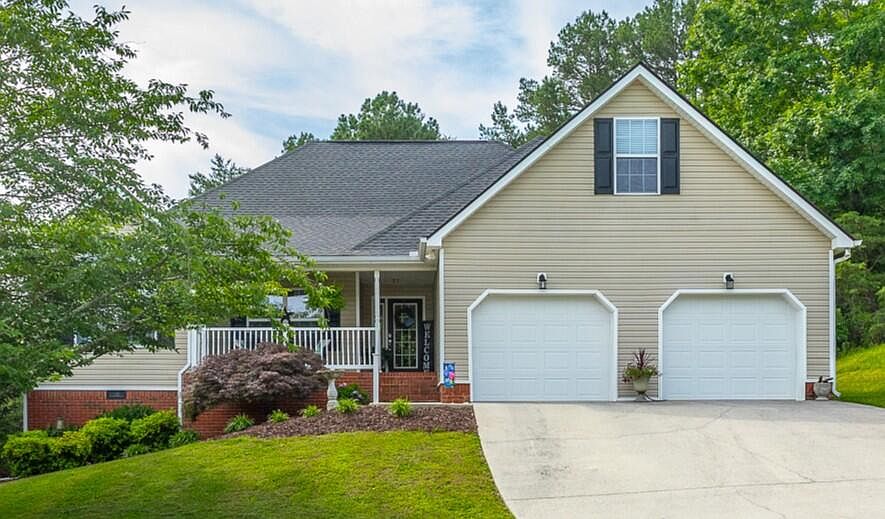 1st image of 495 Hidden Oaks Dr