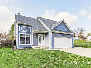 4401 NW Pennington Ln, Blue Springs, MO 64015