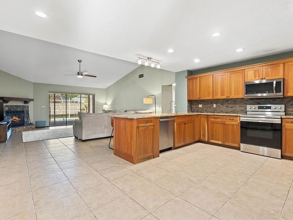 1st image of 18302R Cypress Stand Cir