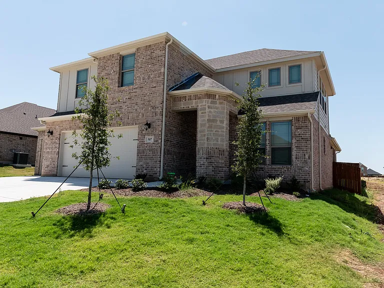 507 Reatta Dr — Photo 3