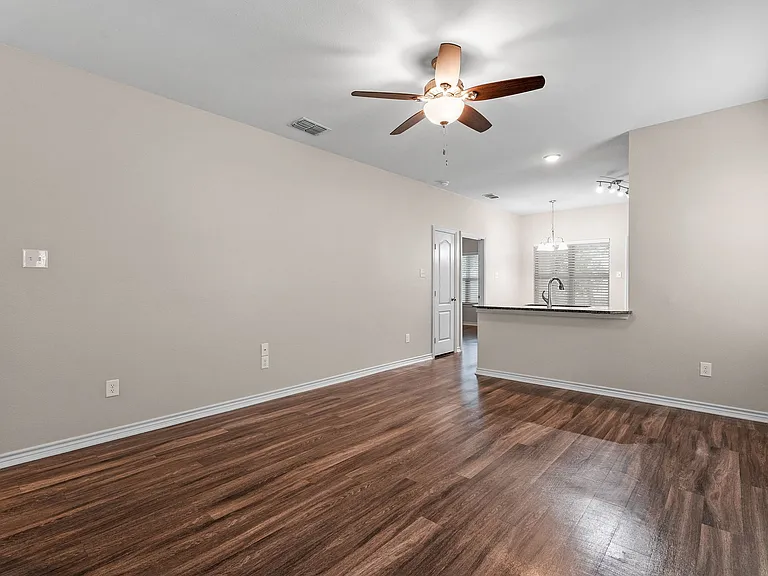 900A Hamilton Park Dr — Photo 7