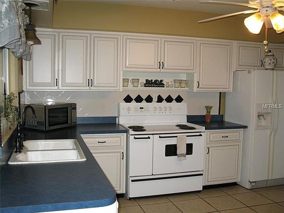 3rd image of 710 SE Avenue L