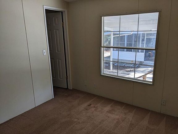 3rd image of 2210 W James Lee Blvd