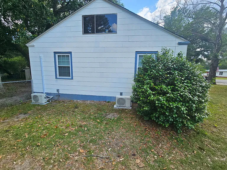 507 Seymour St — Photo 2