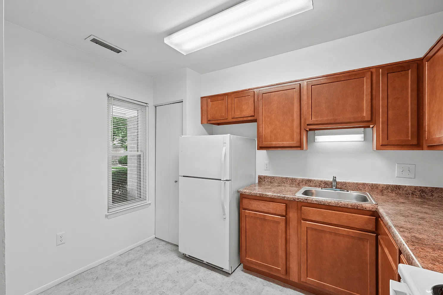 Crossland Apartments — Photo 3