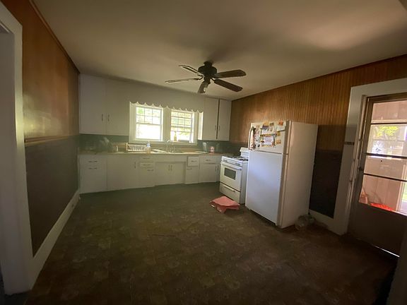 5th image of 3605 N Central Ave