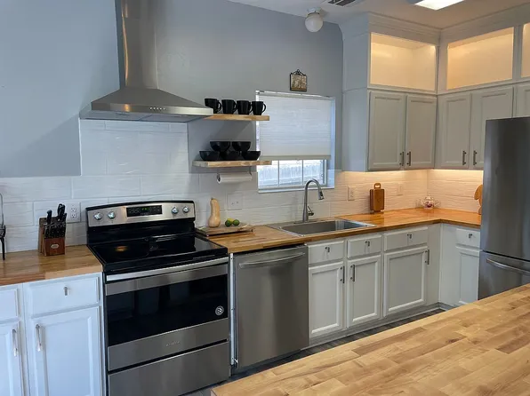 9322 Camino Venado, Helotes, TX 78023