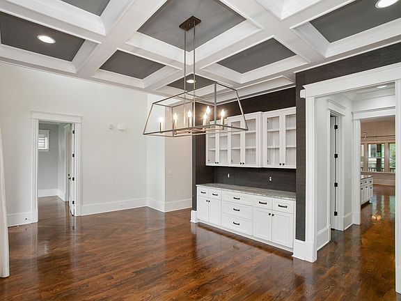 4th image of 2705 Brightwood Ave