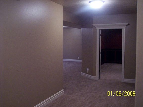 Finished Basement w/ Theater Rm