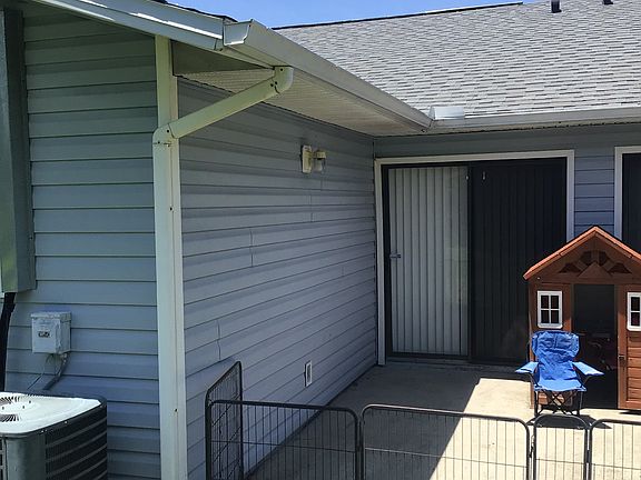 3rd image of 30 Collingwood Ln #B