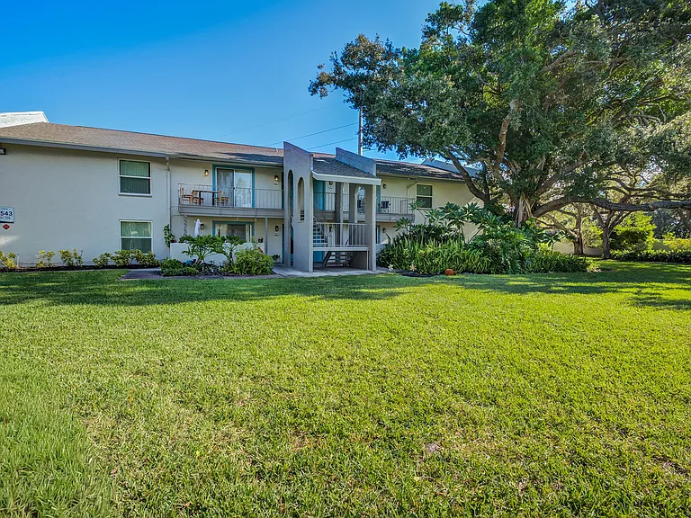 L'Estancia Apartment Homes — Photo 30