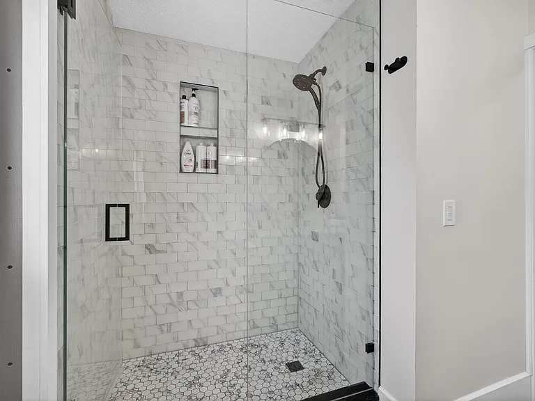 12897 La Rochelle Cir — Photo 39