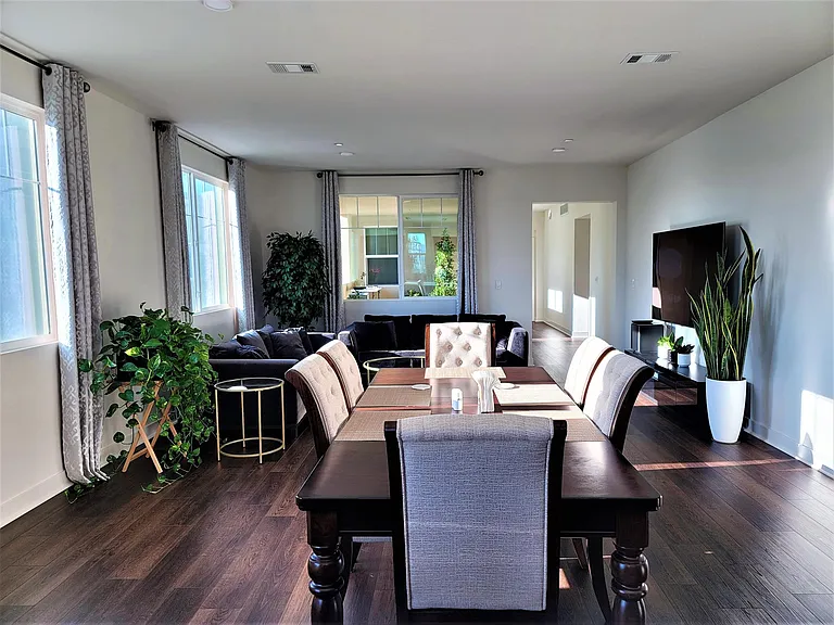2820 Wagon Wheel Rd #402 — Photo 27