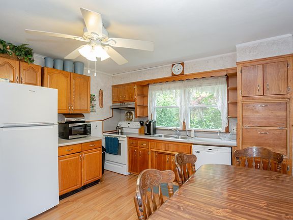 4th image of 211 Laurelton Dr