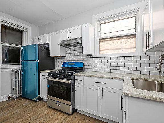 2nd image of 8240-42 S Vernon Ave #8240-3
