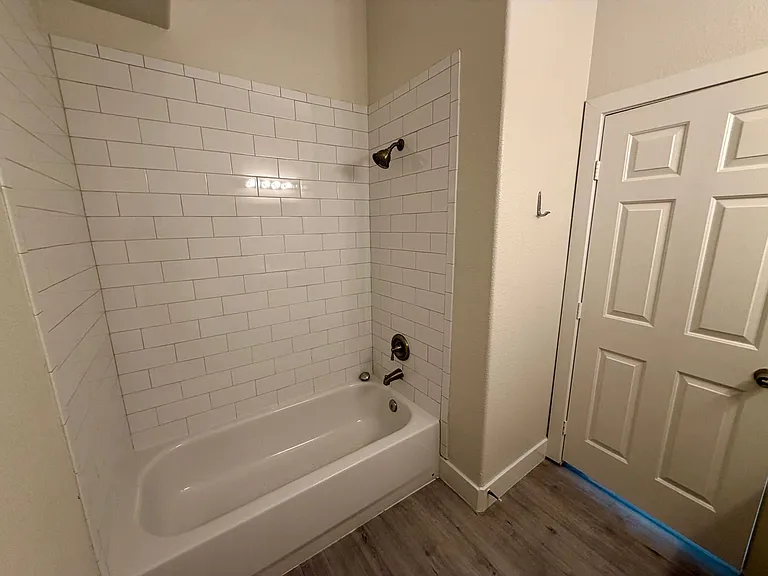 124 Lemongold St — Photo 14