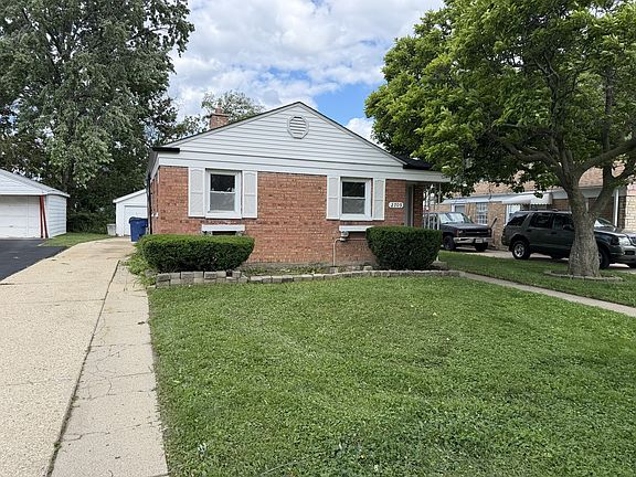 2nd image of 2709 Calwagner St