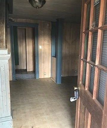 5th image of 2164 Moore Dr