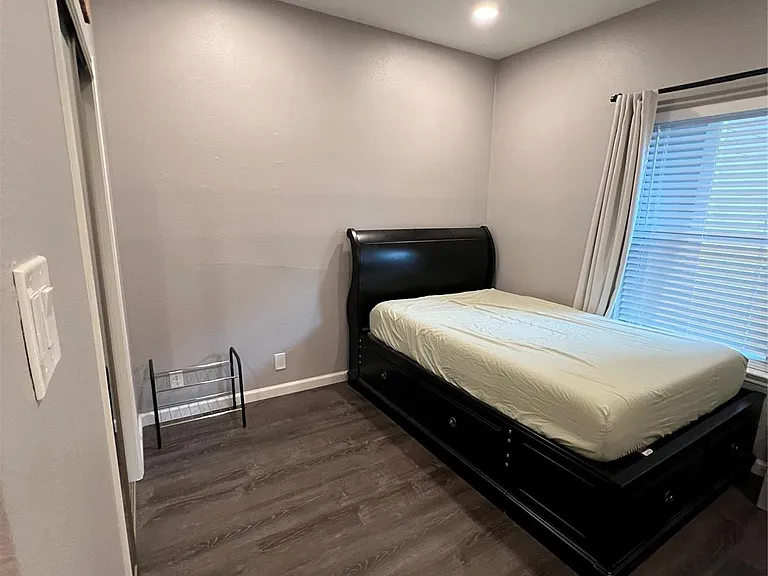2414 Longview St #202 — Photo 24