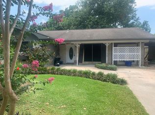2831 Oleander Ln, Groves, TX 77619