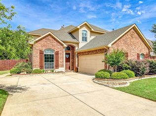 8004 Summerleaf Dr, Arlington, TX 76001