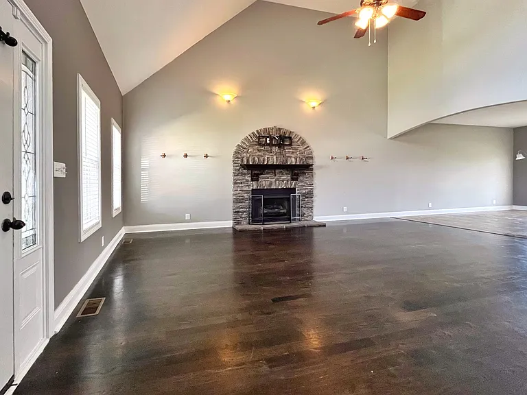 3703 Windmill Ct — Photo 2