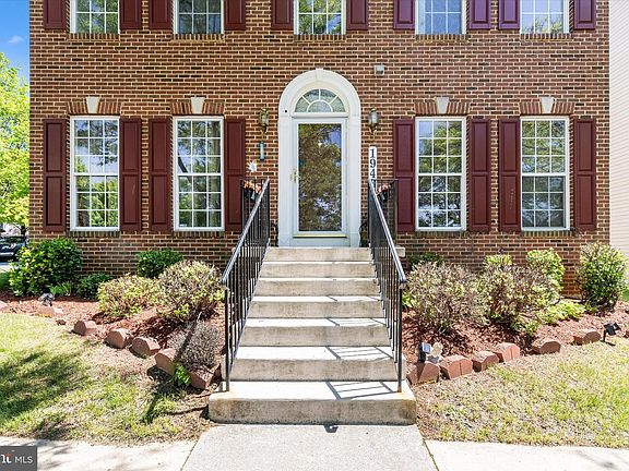 4th image of 19483 Rayfield Dr