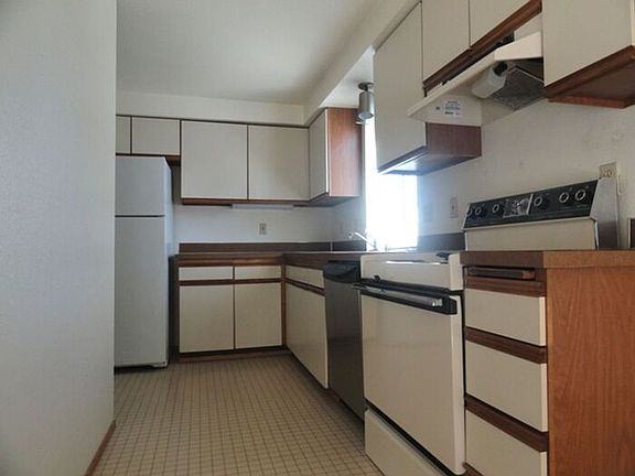 2nd image of 5134 Green Hills Ave NE